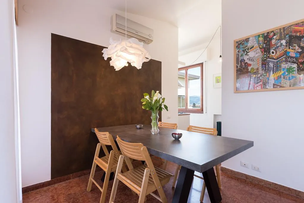 Roommo Lungarno Florenz 0*,
